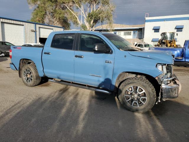 Photo 3 VIN: 5TFDY5F11KX789017 - TOYOTA TUNDRA CRE 