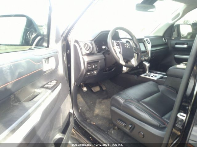 Photo 4 VIN: 5TFDY5F11KX868977 - TOYOTA TUNDRA 4WD 