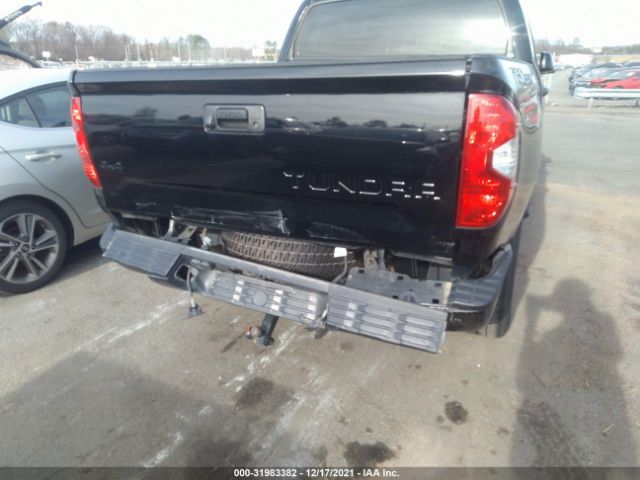 Photo 5 VIN: 5TFDY5F11KX868977 - TOYOTA TUNDRA 4WD 