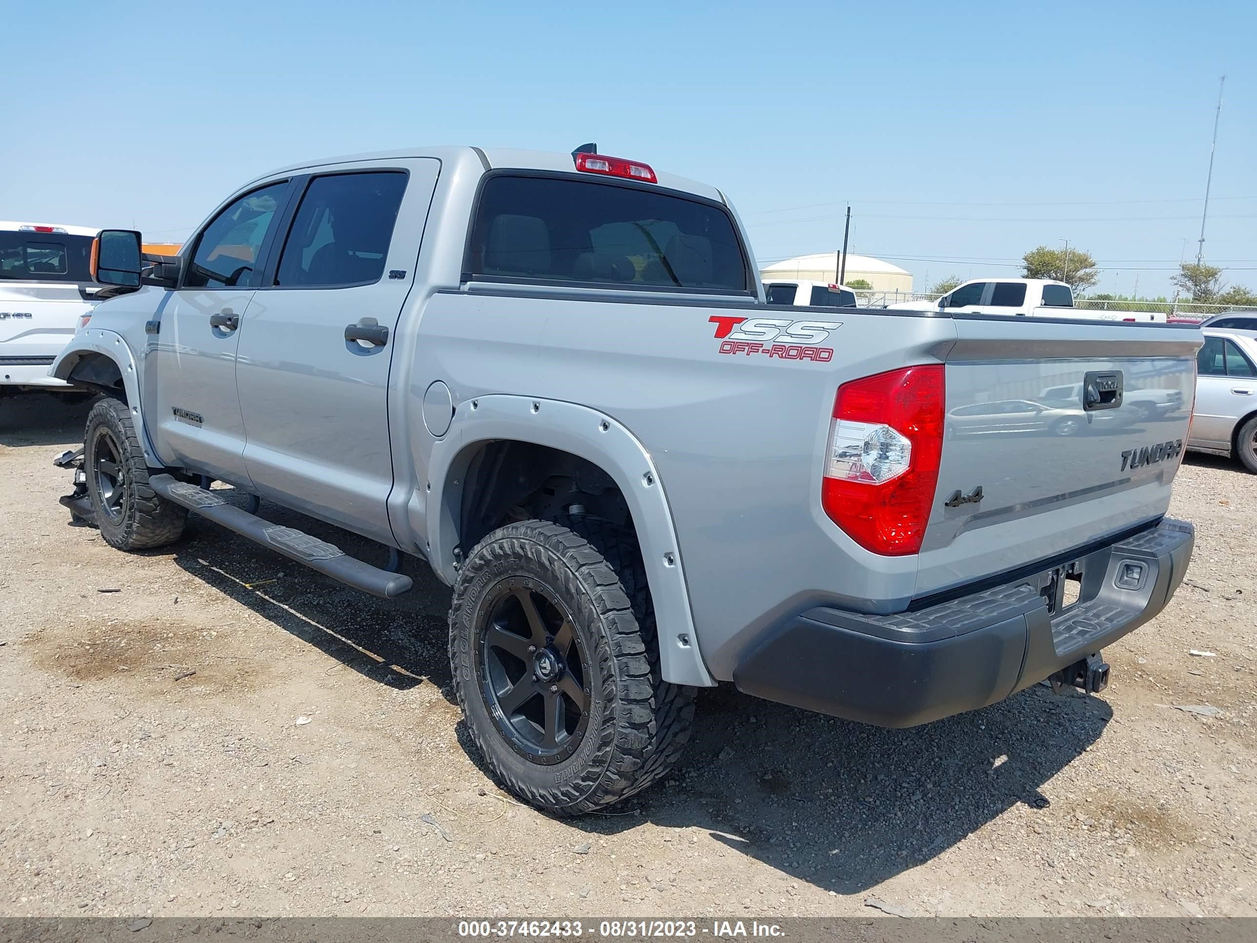 Photo 2 VIN: 5TFDY5F11LX873534 - TOYOTA TUNDRA 