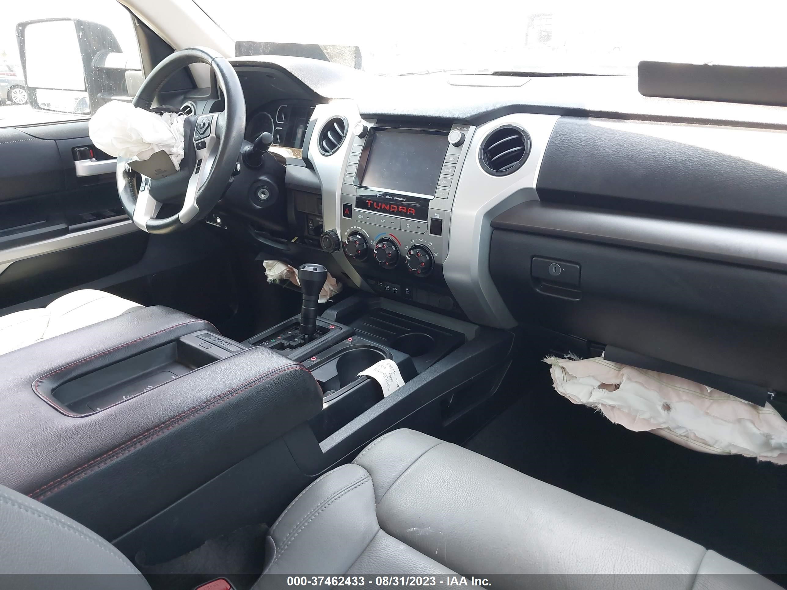 Photo 4 VIN: 5TFDY5F11LX873534 - TOYOTA TUNDRA 