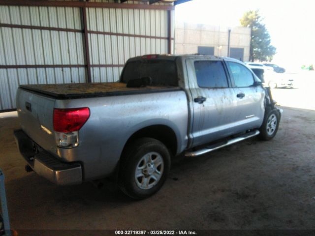 Photo 3 VIN: 5TFDY5F12AX116557 - TOYOTA TUNDRA 4WD TRUCK 