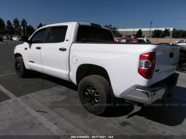 Photo 2 VIN: 5TFDY5F12FX418860 - TOYOTA TUNDRA 4WD TRUCK 