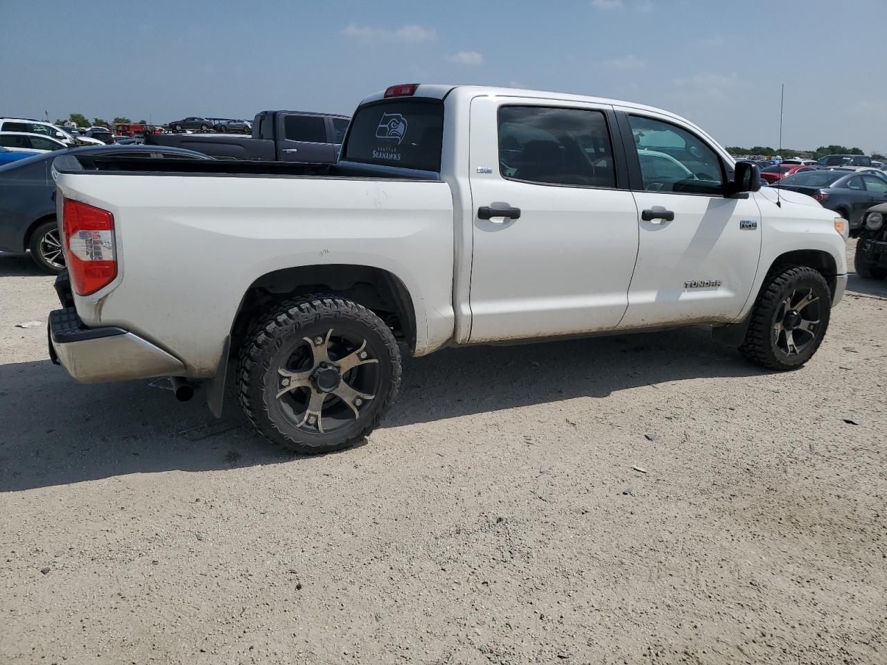 Photo 2 VIN: 5TFDY5F12FX447078 - TOYOTA TUNDRA 