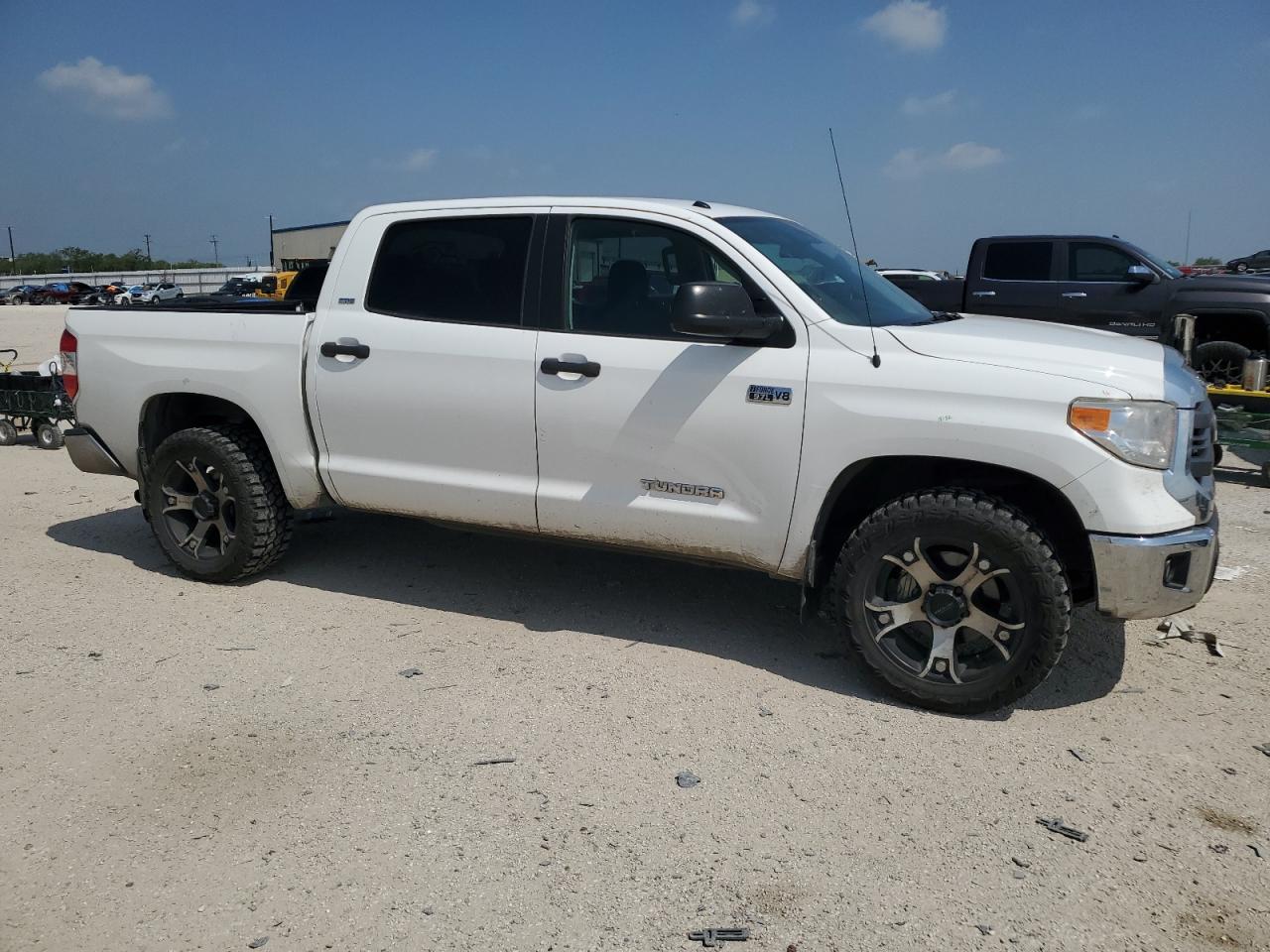 Photo 3 VIN: 5TFDY5F12FX447078 - TOYOTA TUNDRA 