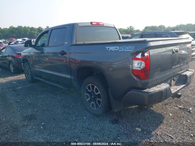 Photo 2 VIN: 5TFDY5F12GX497609 - TOYOTA TUNDRA 