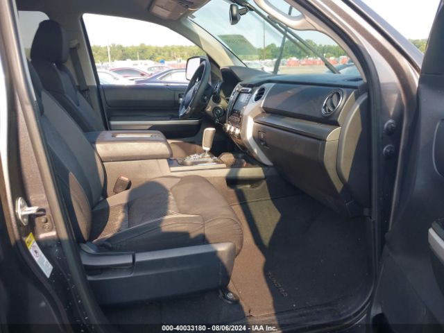 Photo 4 VIN: 5TFDY5F12GX497609 - TOYOTA TUNDRA 