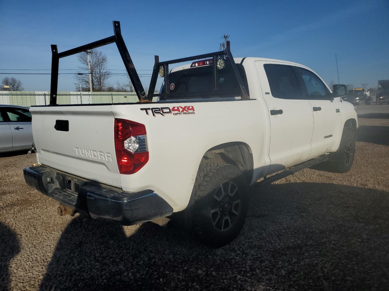 Photo 2 VIN: 5TFDY5F12HX609343 - TOYOTA TUNDRA 