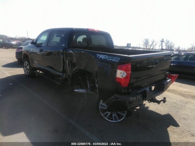 Photo 2 VIN: 5TFDY5F12HX652810 - TOYOTA TUNDRA 4WD 