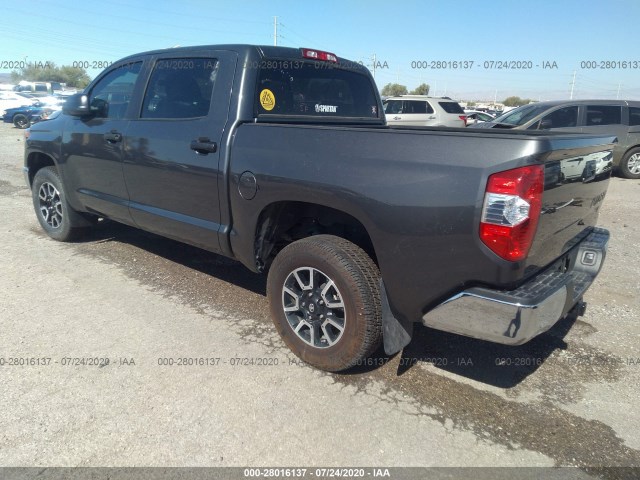 Photo 2 VIN: 5TFDY5F12JX730489 - TOYOTA TUNDRA 4WD 