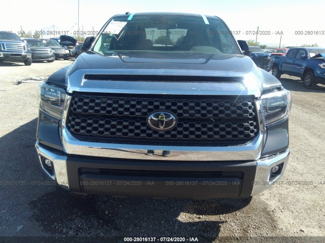 Photo 5 VIN: 5TFDY5F12JX730489 - TOYOTA TUNDRA 4WD 