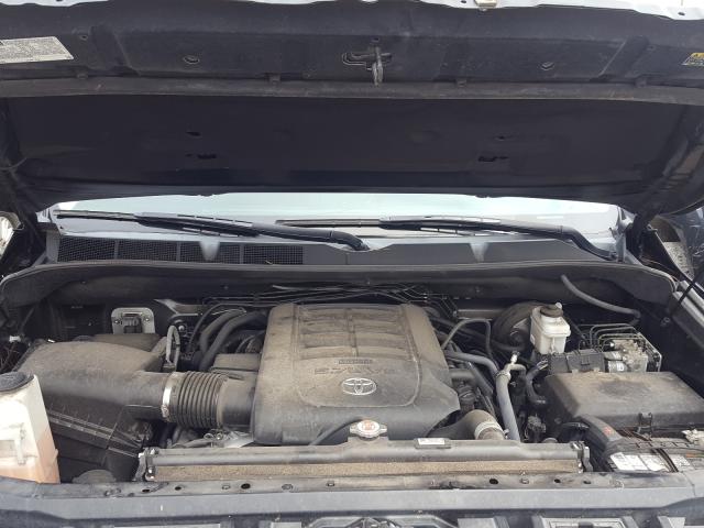 Photo 6 VIN: 5TFDY5F12JX733571 - TOYOTA TUNDRA CRE 