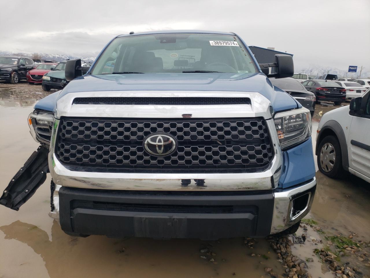 Photo 4 VIN: 5TFDY5F12JX741945 - TOYOTA TUNDRA 