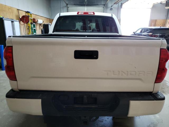 Photo 5 VIN: 5TFDY5F12JX744974 - TOYOTA TUNDRA CRE 