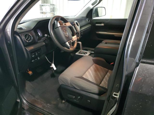 Photo 6 VIN: 5TFDY5F12JX771575 - TOYOTA TUNDRA CRE 