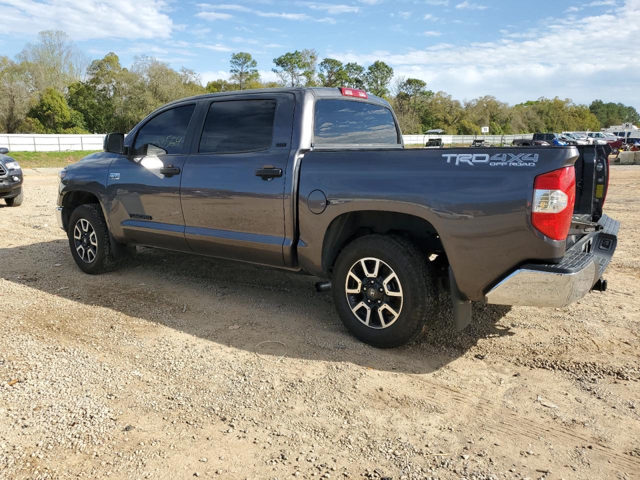 Photo 1 VIN: 5TFDY5F12KX791715 - TOYOTA TUNDRA 