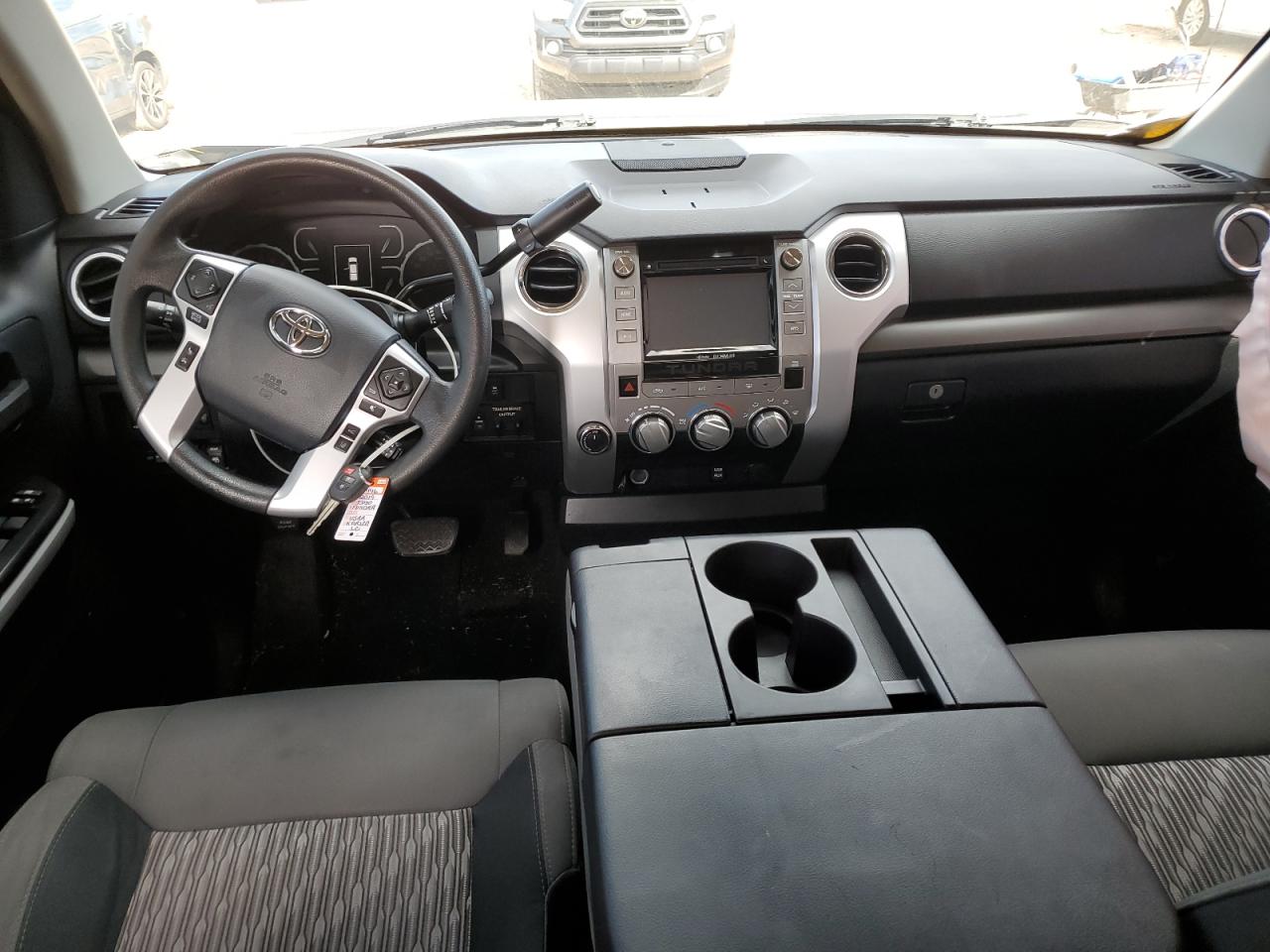 Photo 7 VIN: 5TFDY5F12KX791715 - TOYOTA TUNDRA 