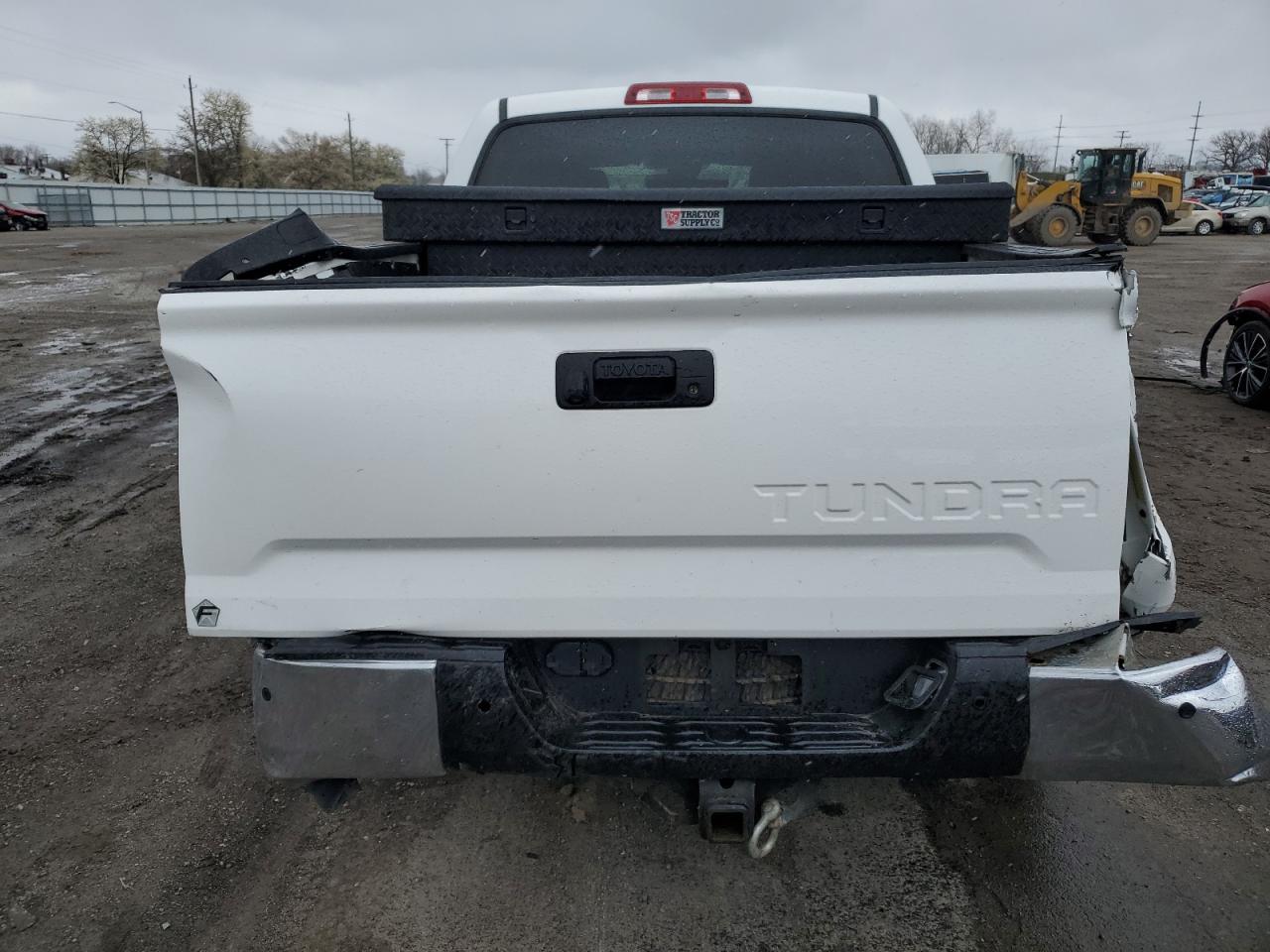 Photo 5 VIN: 5TFDY5F12KX806228 - TOYOTA TUNDRA 