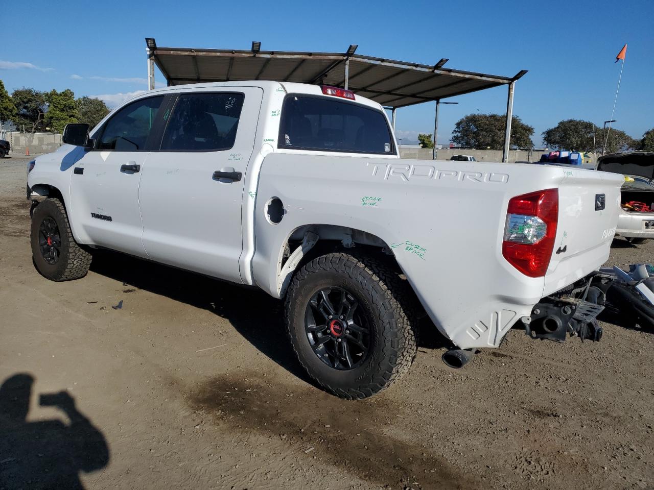 Photo 1 VIN: 5TFDY5F12KX833140 - TOYOTA TUNDRA 