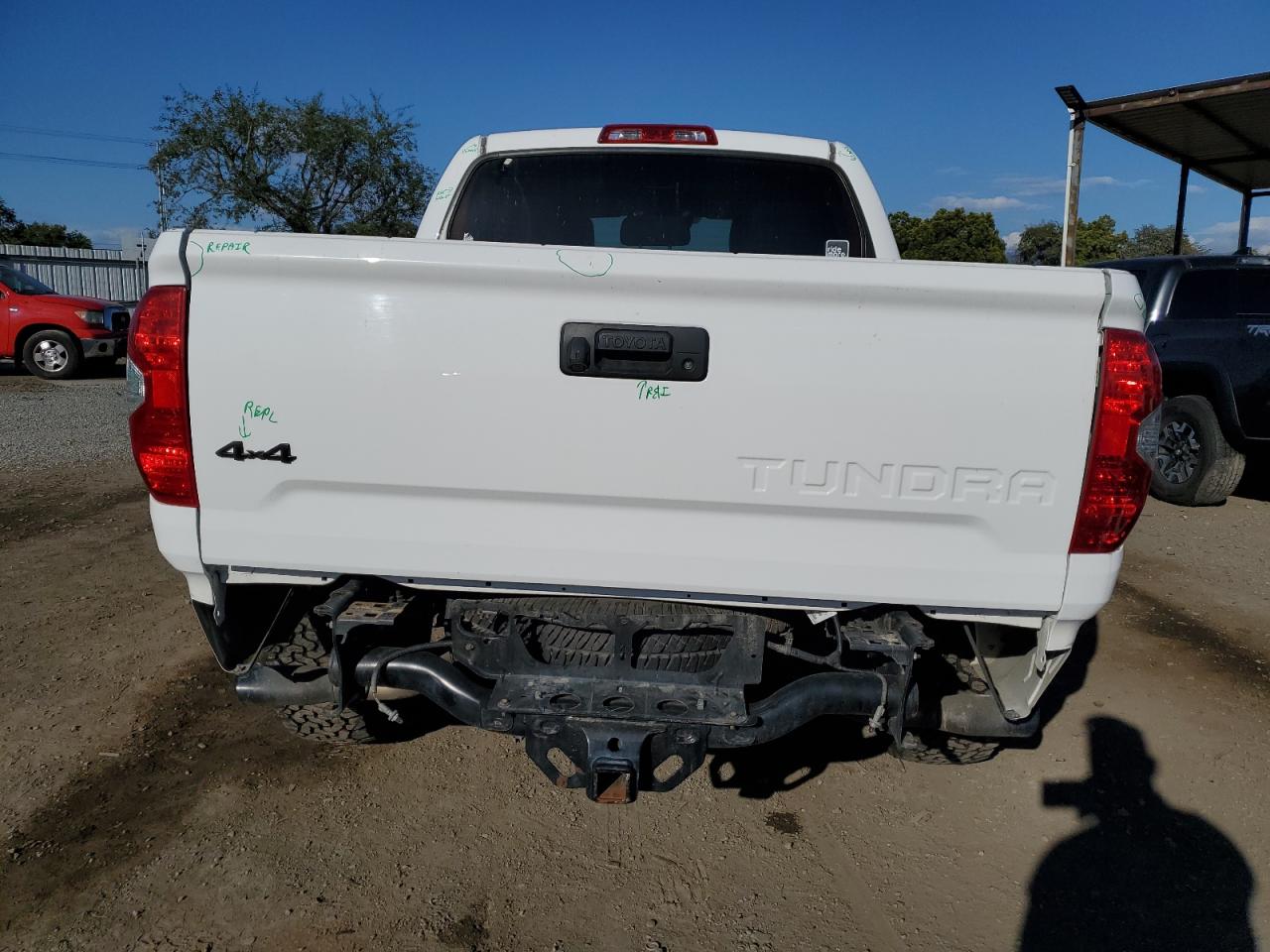 Photo 5 VIN: 5TFDY5F12KX833140 - TOYOTA TUNDRA 