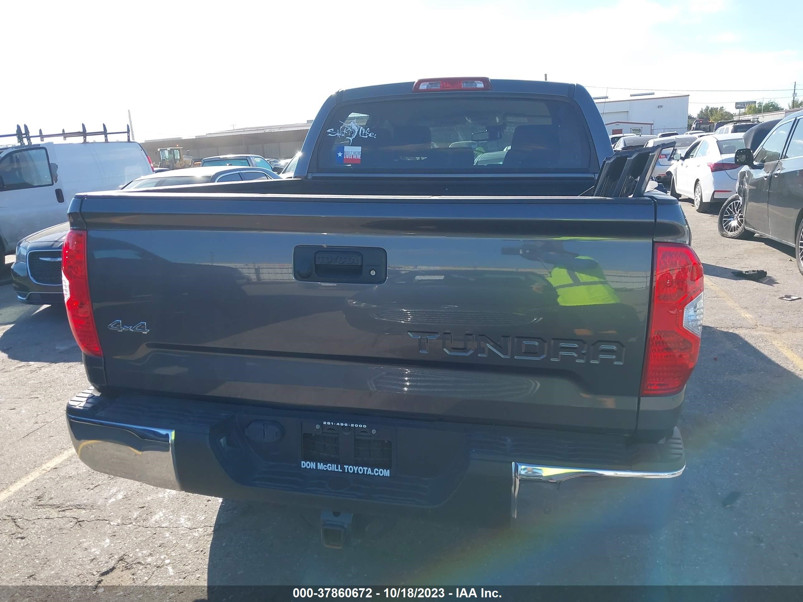 Photo 15 VIN: 5TFDY5F12KX855607 - TOYOTA TUNDRA 