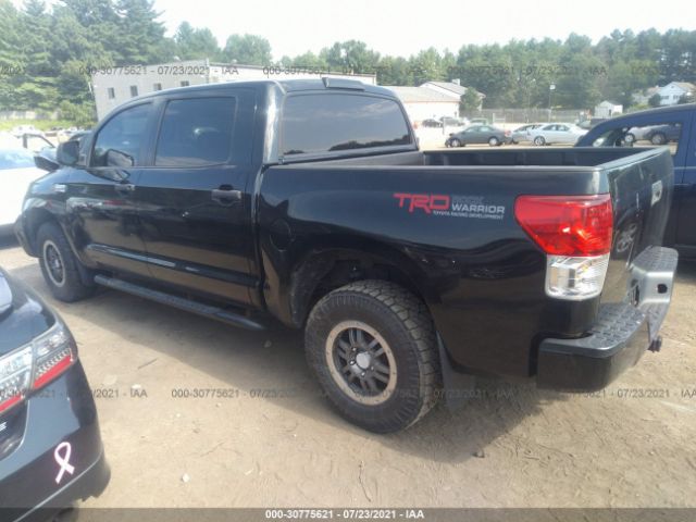 Photo 2 VIN: 5TFDY5F13AX102487 - TOYOTA TUNDRA 4WD TRUCK 