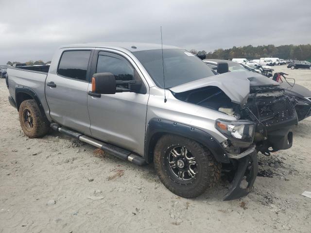 Photo 3 VIN: 5TFDY5F13EX339325 - TOYOTA TUNDRA CRE 