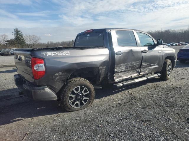 Photo 2 VIN: 5TFDY5F13GX574925 - TOYOTA TUNDRA CRE 