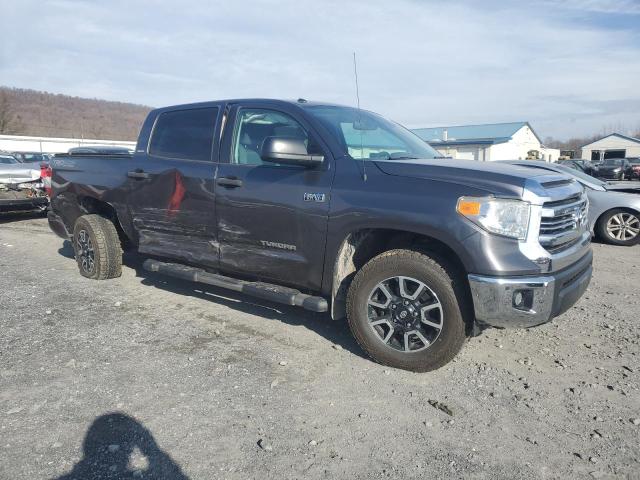 Photo 3 VIN: 5TFDY5F13GX574925 - TOYOTA TUNDRA CRE 