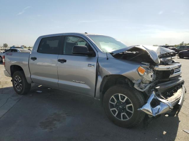 Photo 3 VIN: 5TFDY5F13HX676341 - TOYOTA TUNDRA CRE 