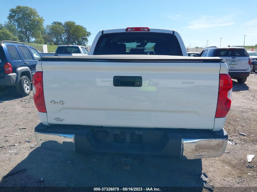 Photo 15 VIN: 5TFDY5F13JX678497 - TOYOTA TUNDRA 