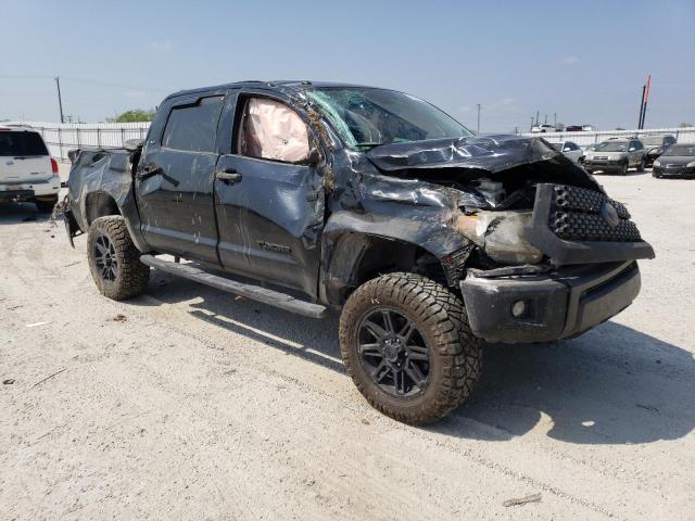 Photo 3 VIN: 5TFDY5F13JX700160 - TOYOTA TUNDRA CRE 