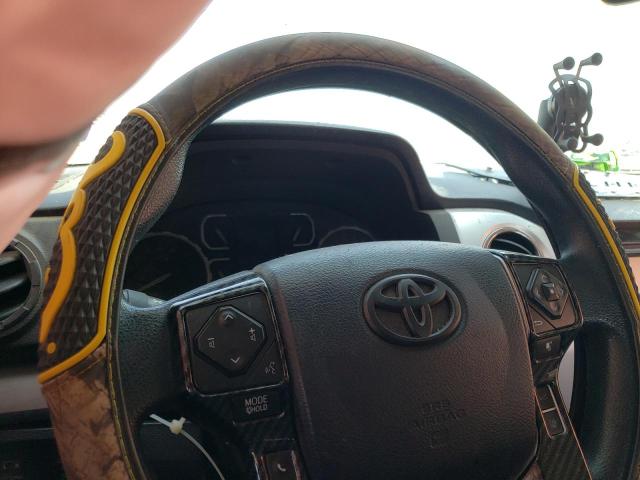 Photo 8 VIN: 5TFDY5F13JX700160 - TOYOTA TUNDRA CRE 