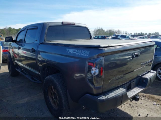 Photo 2 VIN: 5TFDY5F13JX727715 - TOYOTA TUNDRA 