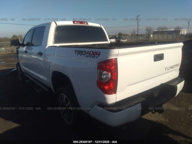 Photo 2 VIN: 5TFDY5F13JX763002 - TOYOTA TUNDRA 4WD 