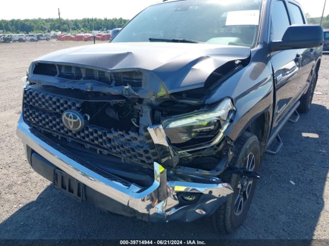 Photo 5 VIN: 5TFDY5F13JX764845 - TOYOTA TUNDRA 