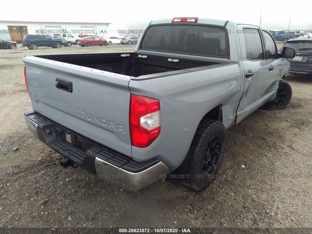 Photo 3 VIN: 5TFDY5F13JX766935 - TOYOTA TUNDRA 4WD 