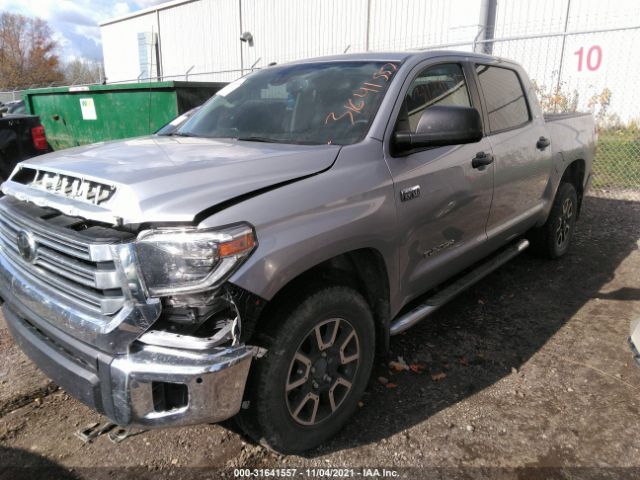 Photo 1 VIN: 5TFDY5F13JX771701 - TOYOTA TUNDRA 4WD 