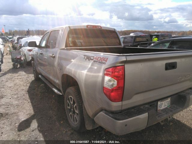 Photo 2 VIN: 5TFDY5F13JX771701 - TOYOTA TUNDRA 4WD 