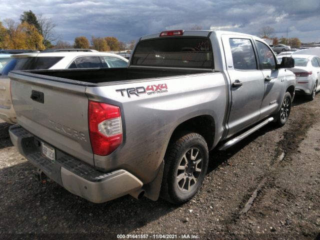 Photo 3 VIN: 5TFDY5F13JX771701 - TOYOTA TUNDRA 4WD 