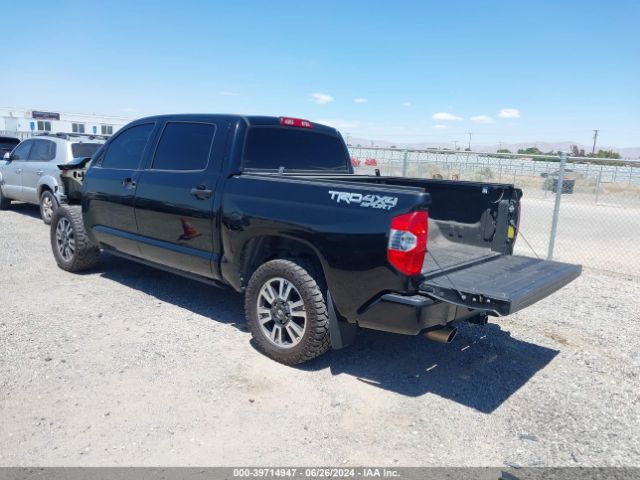 Photo 2 VIN: 5TFDY5F13KX799273 - TOYOTA TUNDRA 