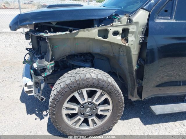 Photo 5 VIN: 5TFDY5F13KX799273 - TOYOTA TUNDRA 