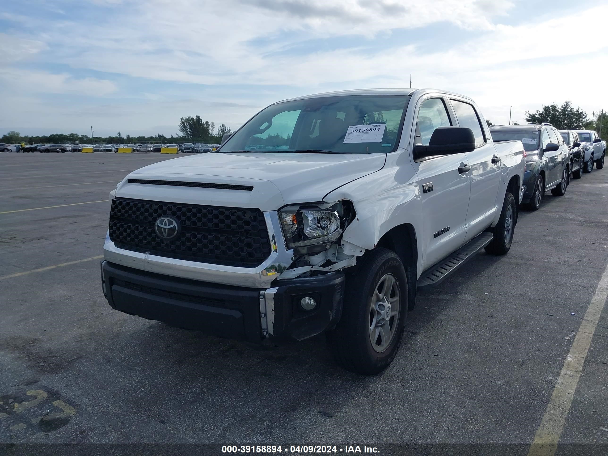 Photo 5 VIN: 5TFDY5F13LX905576 - TOYOTA TUNDRA 