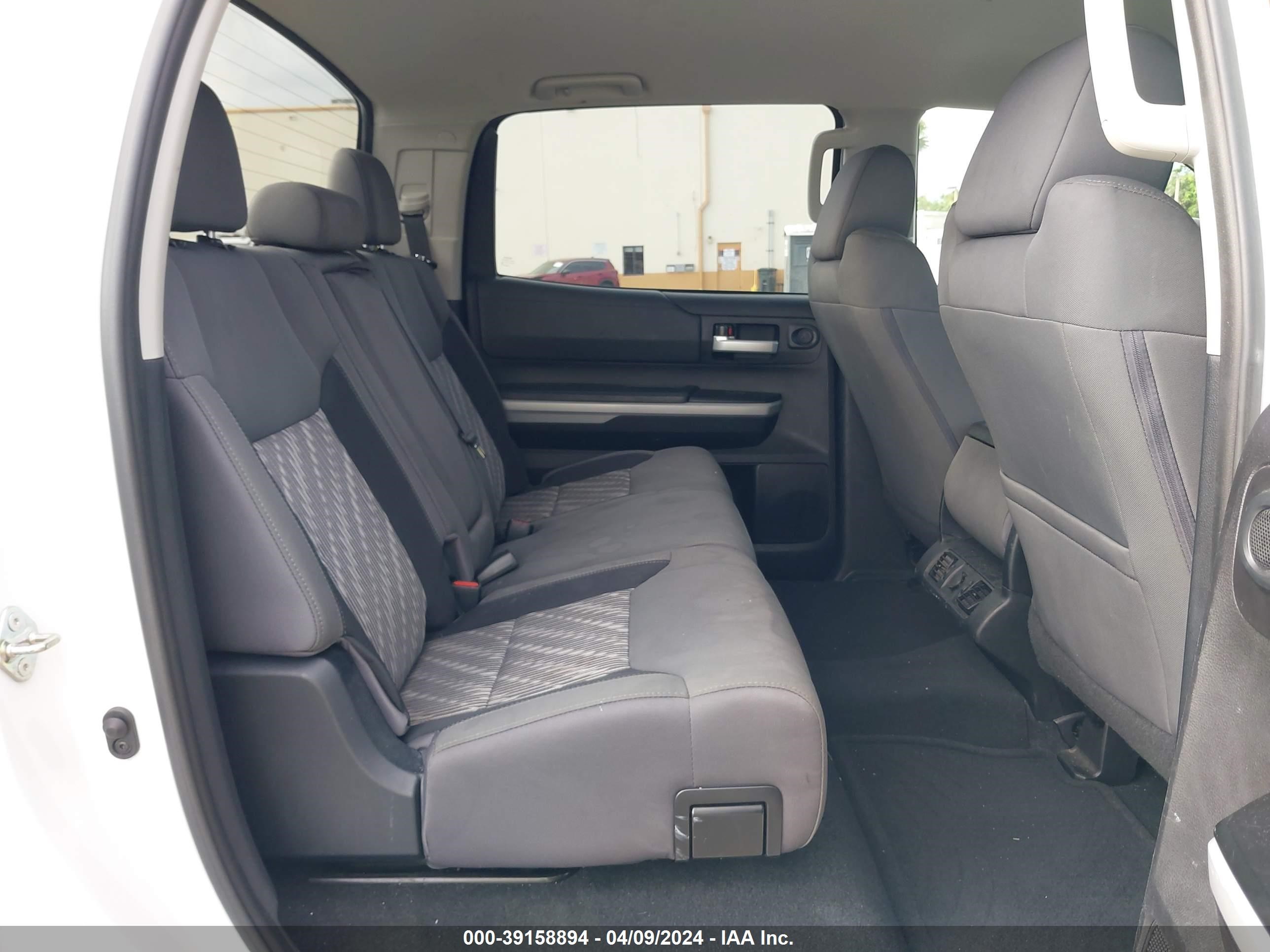 Photo 7 VIN: 5TFDY5F13LX905576 - TOYOTA TUNDRA 