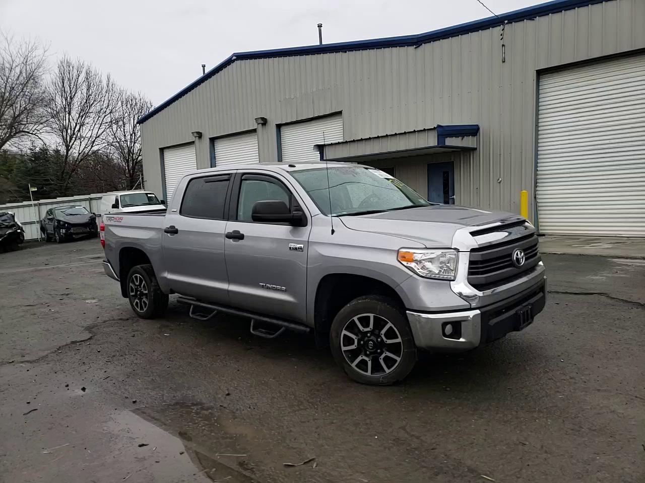 Photo 10 VIN: 5TFDY5F14FX483757 - TOYOTA TUNDRA CRE 