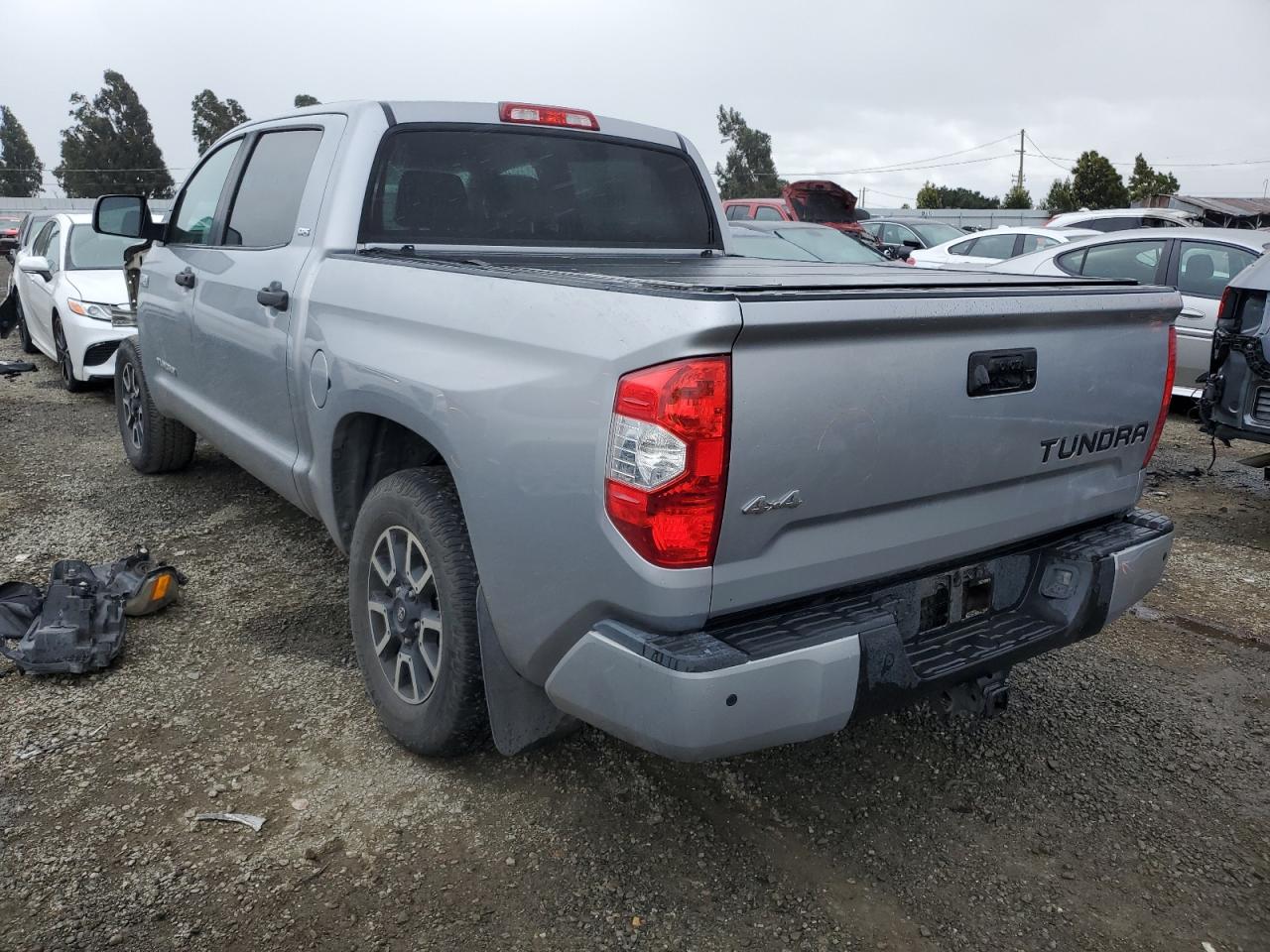 Photo 1 VIN: 5TFDY5F14GX582032 - TOYOTA TUNDRA 