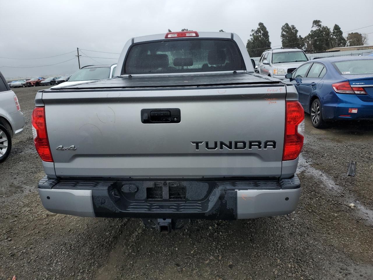 Photo 5 VIN: 5TFDY5F14GX582032 - TOYOTA TUNDRA 