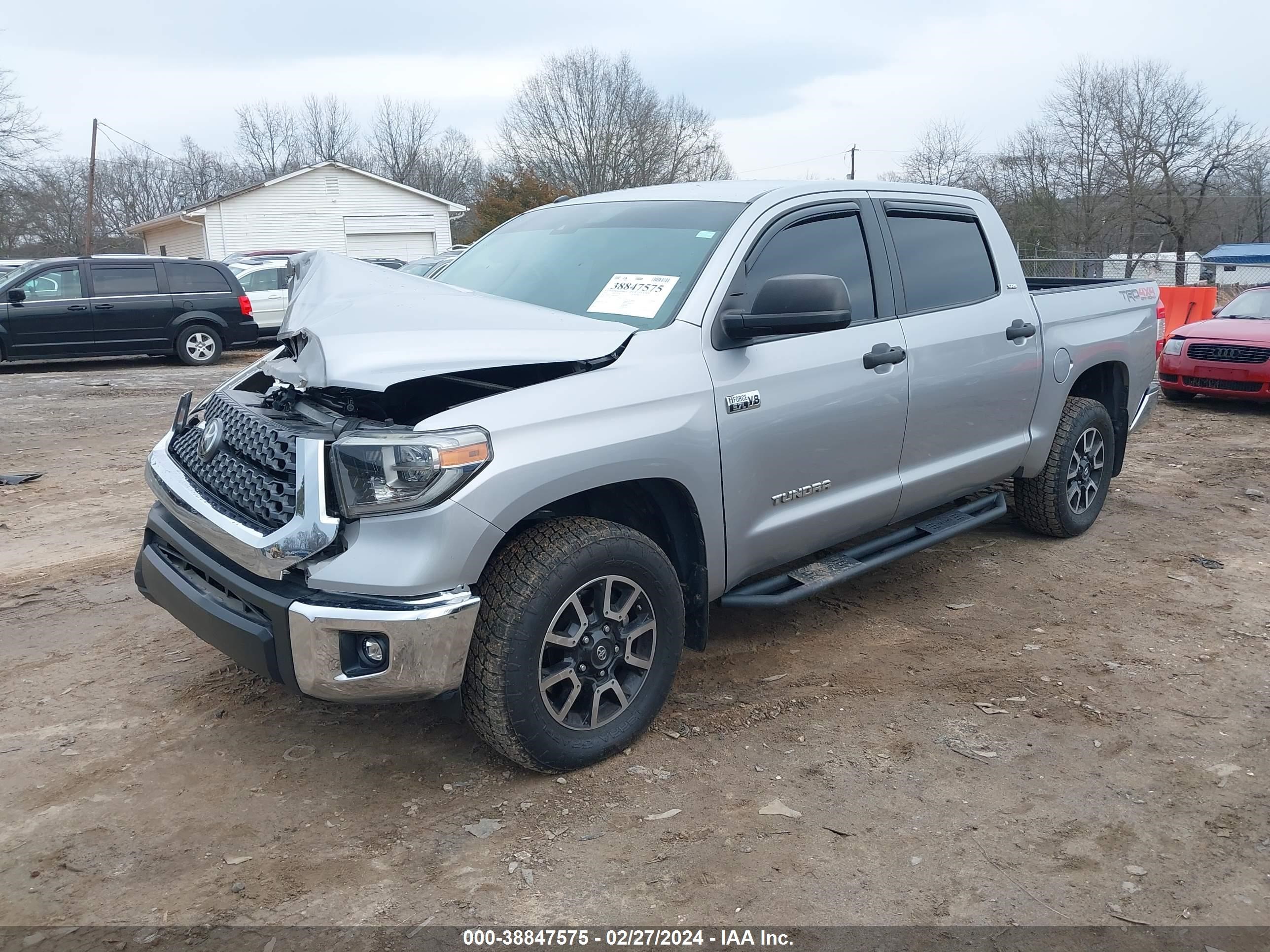 Photo 1 VIN: 5TFDY5F14JX679934 - TOYOTA TUNDRA 