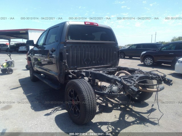 Photo 2 VIN: 5TFDY5F14JX693199 - TOYOTA TUNDRA 4WD 