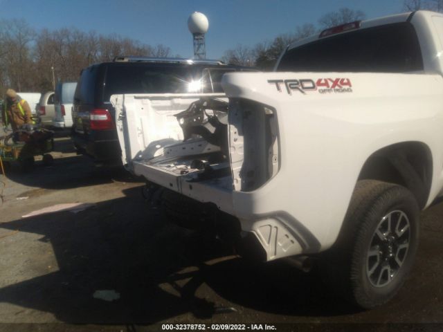 Photo 5 VIN: 5TFDY5F14JX710342 - TOYOTA TUNDRA 4WD 